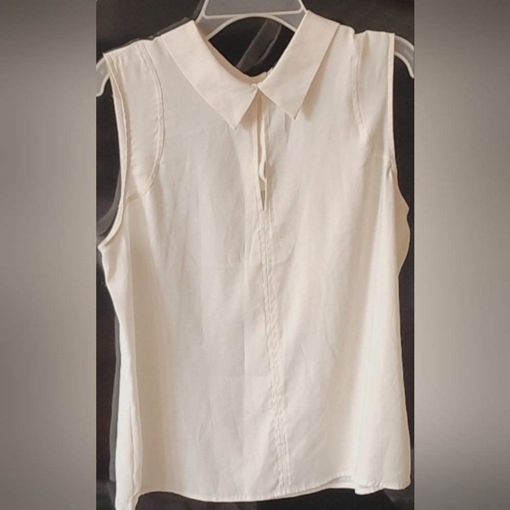 Ann Taylor Lapel Sleeveless Blouse in ivory cream, - Picture 3 of 8